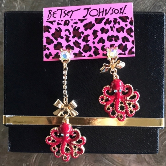 Betsey Johnson Asymmetrical Octopus Earrings - Picture 1 of 3